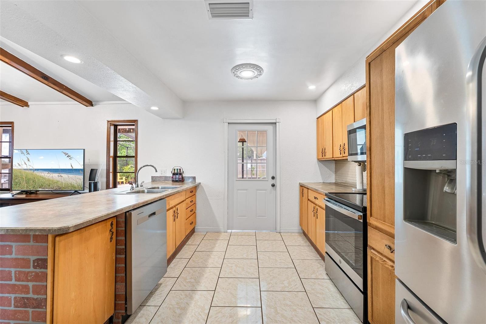 Image 9 of 29 For 1660 Apache Circle
