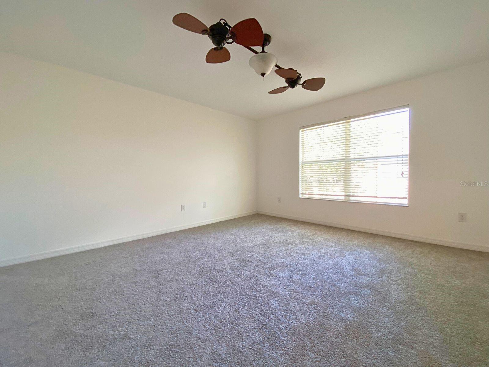 Image 14 of 23 For 405 Carina Circle