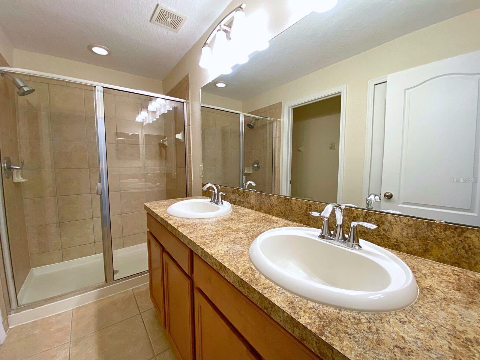 Image 15 of 23 For 405 Carina Circle