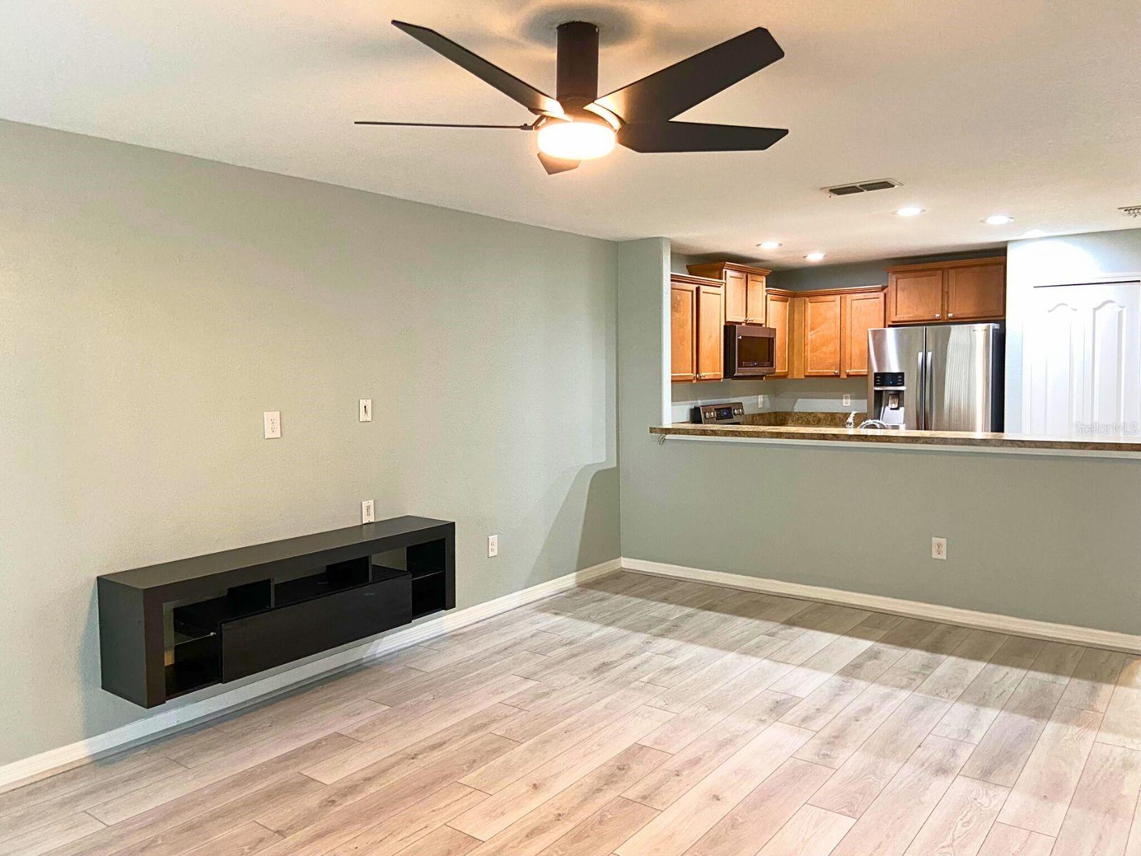 Image 8 of 23 For 405 Carina Circle