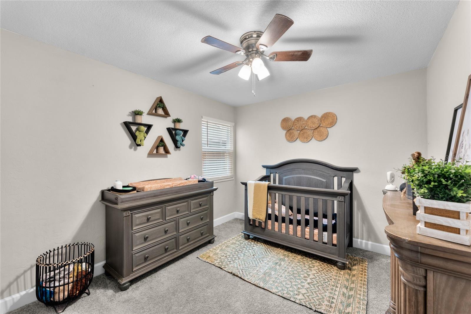 Image 17 of 26 For 64 Ravenwood Court