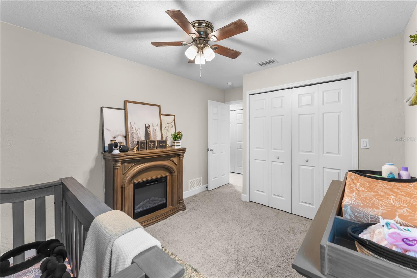 Image 18 of 26 For 64 Ravenwood Court
