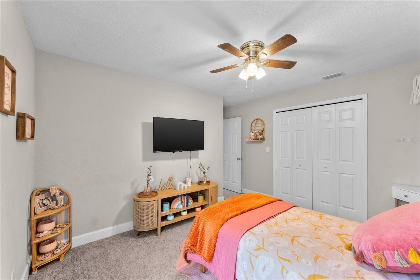 Image 24 of 26 For 64 Ravenwood Court