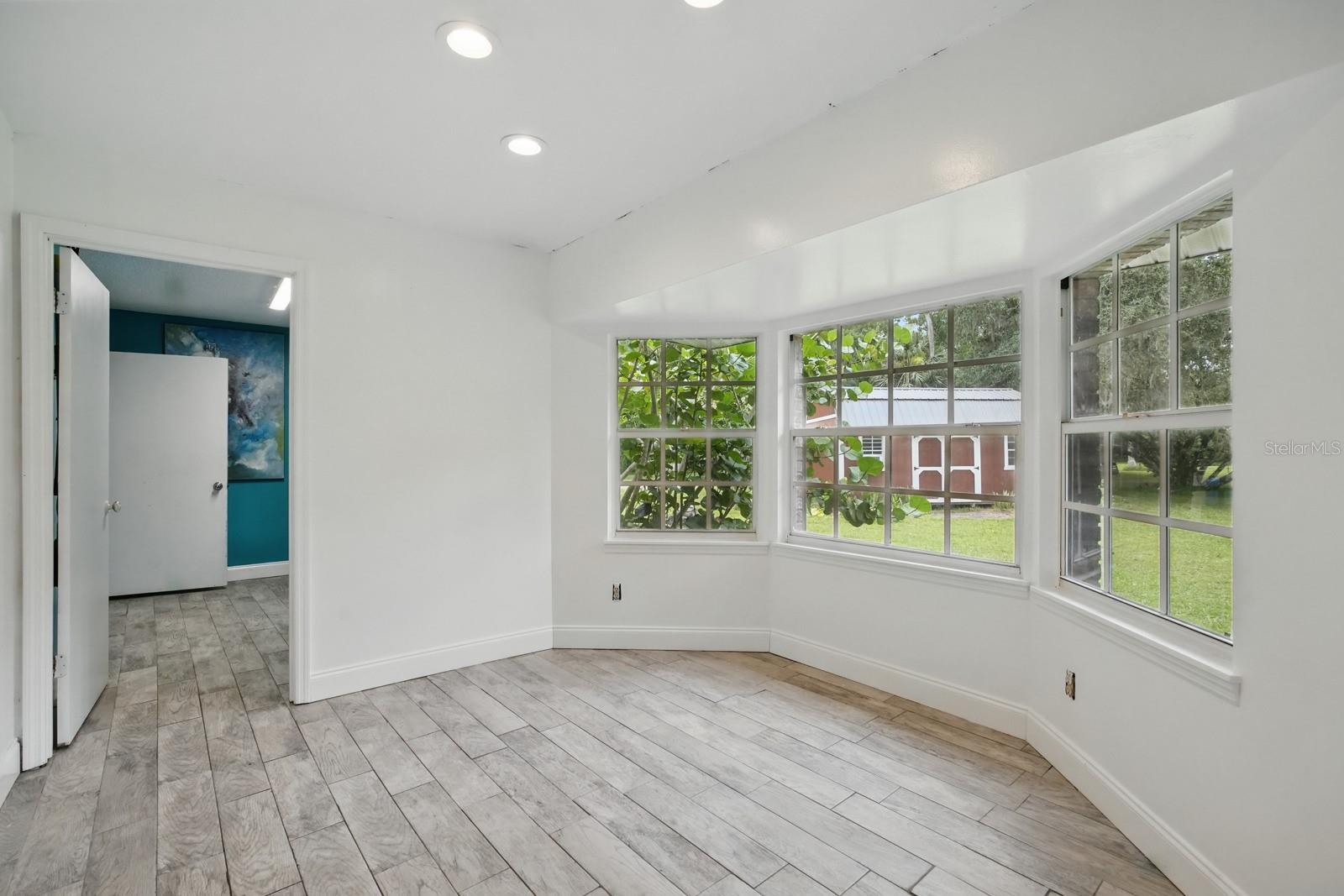 Image 15 of 47 For 2950 Ragis Road