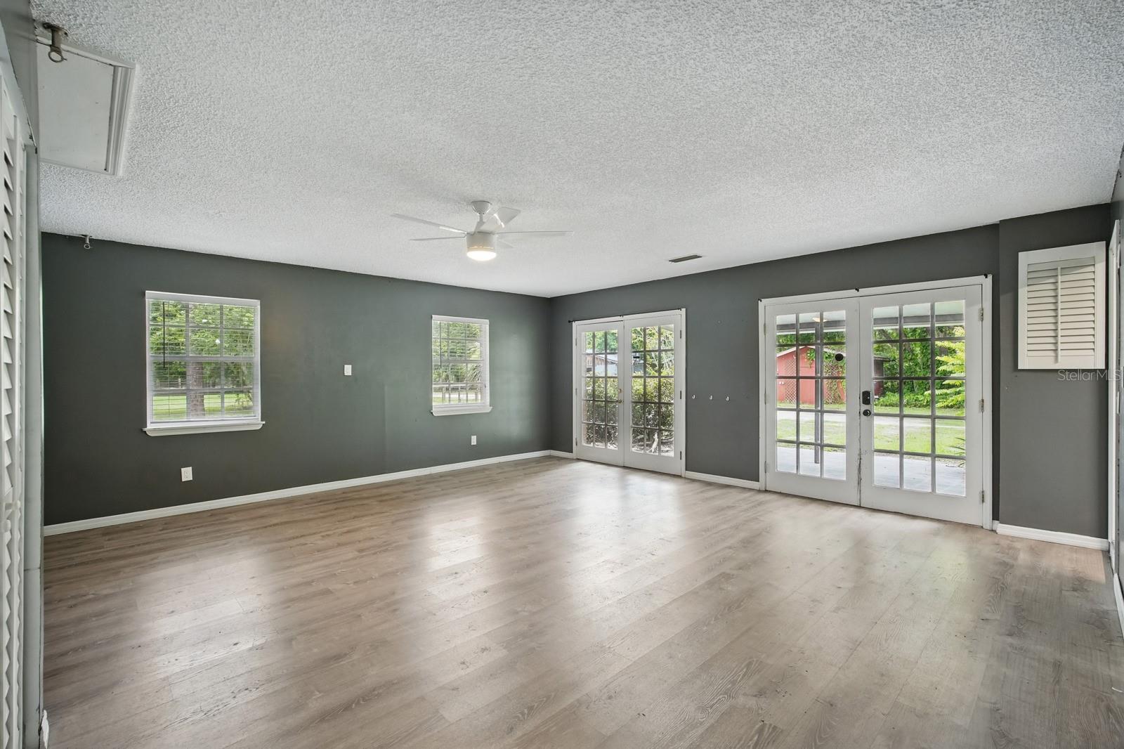 Image 18 of 47 For 2950 Ragis Road