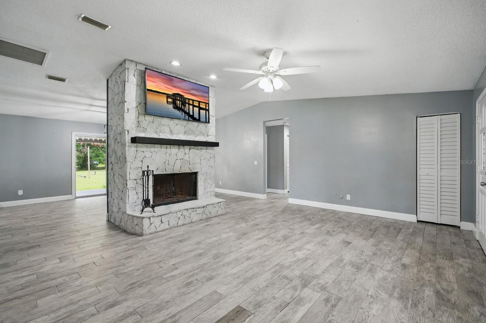 Image 5 of 47 For 2950 Ragis Road