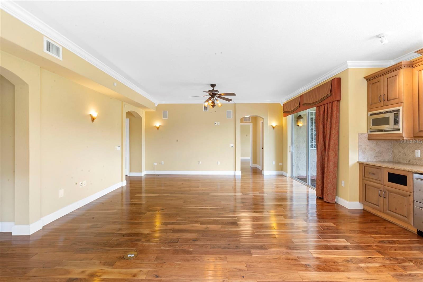 Image 11 of 69 For 762 Onyx Parkway