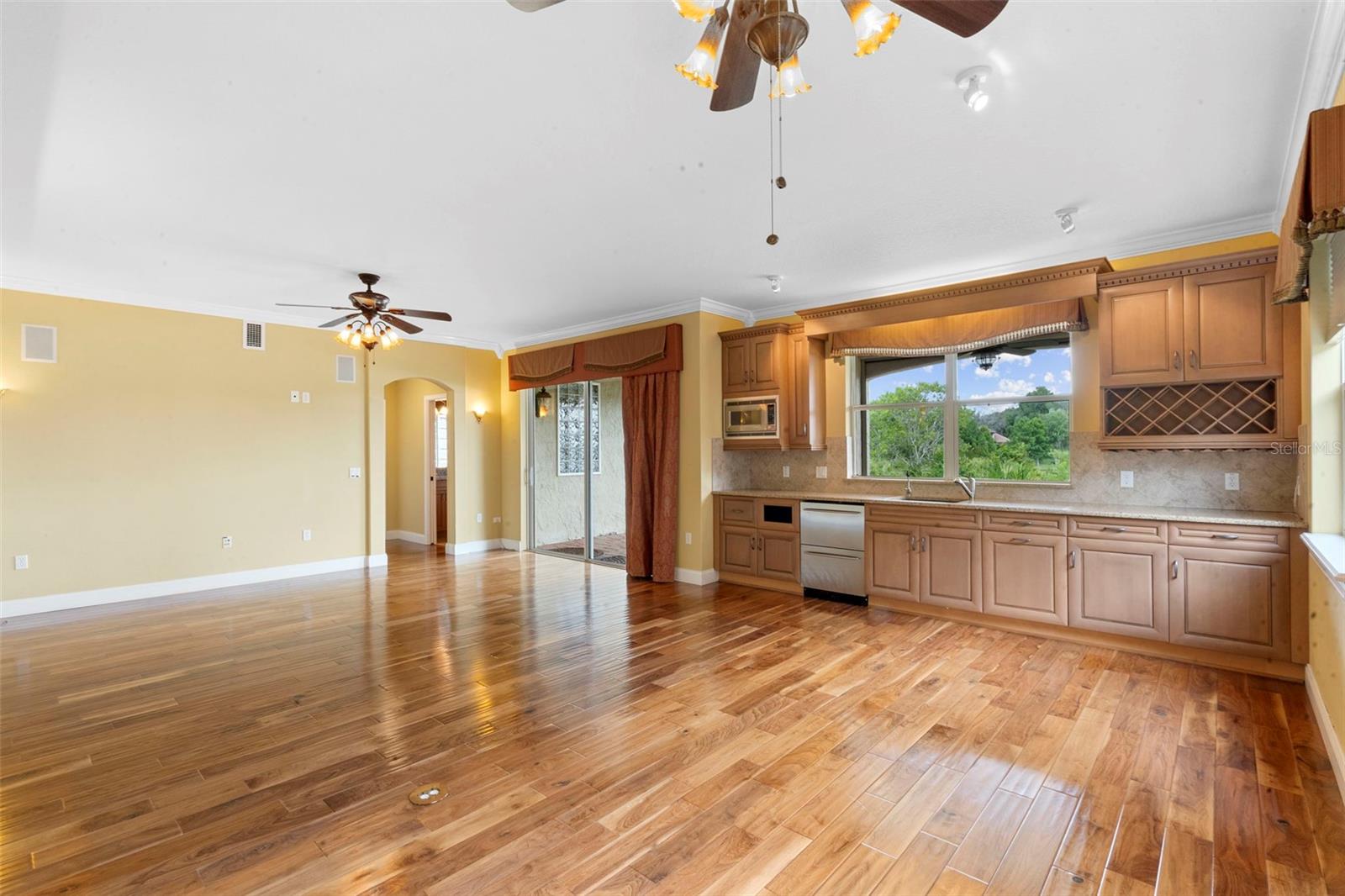Image 12 of 69 For 762 Onyx Parkway