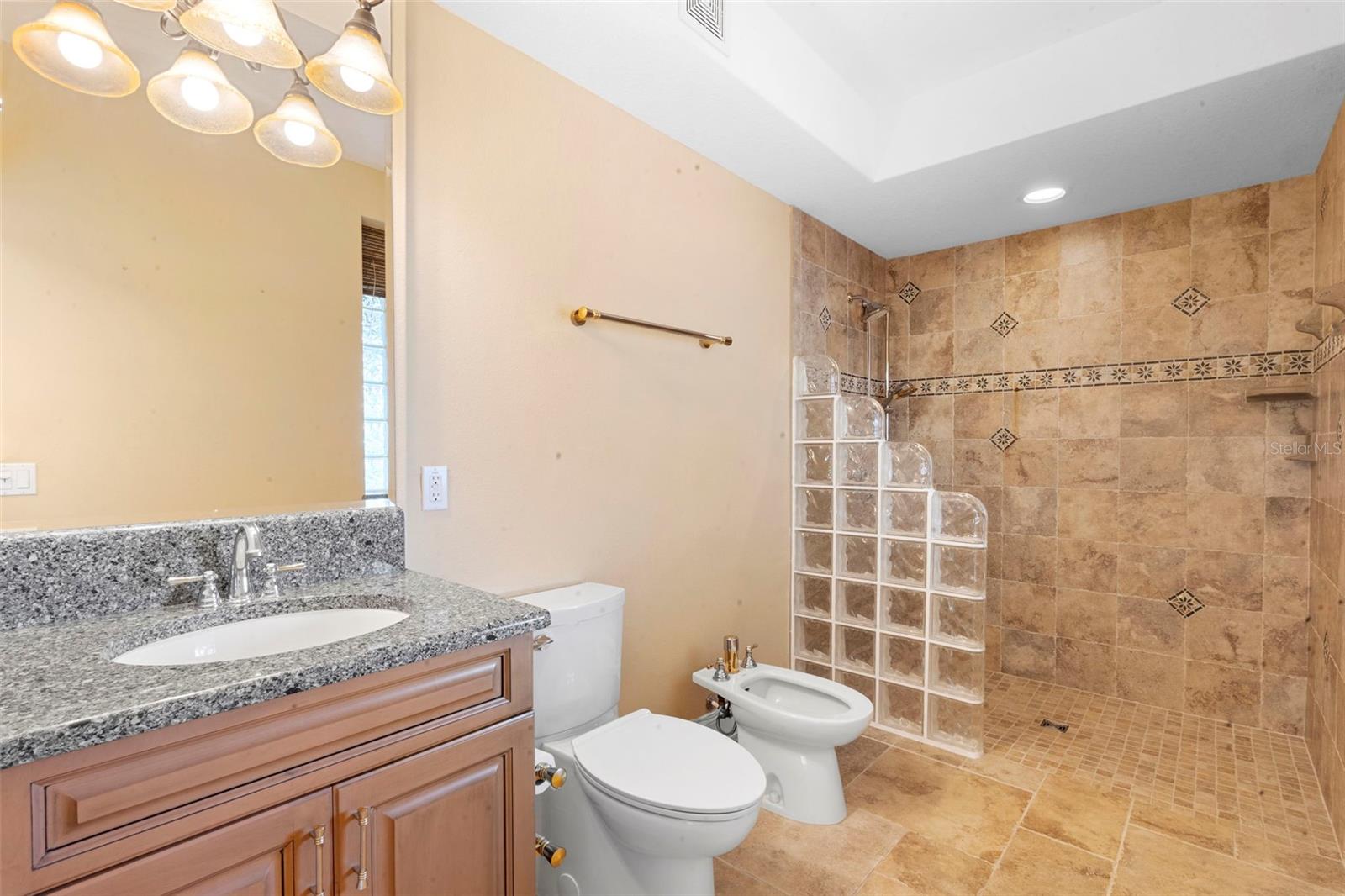 Image 19 of 69 For 762 Onyx Parkway