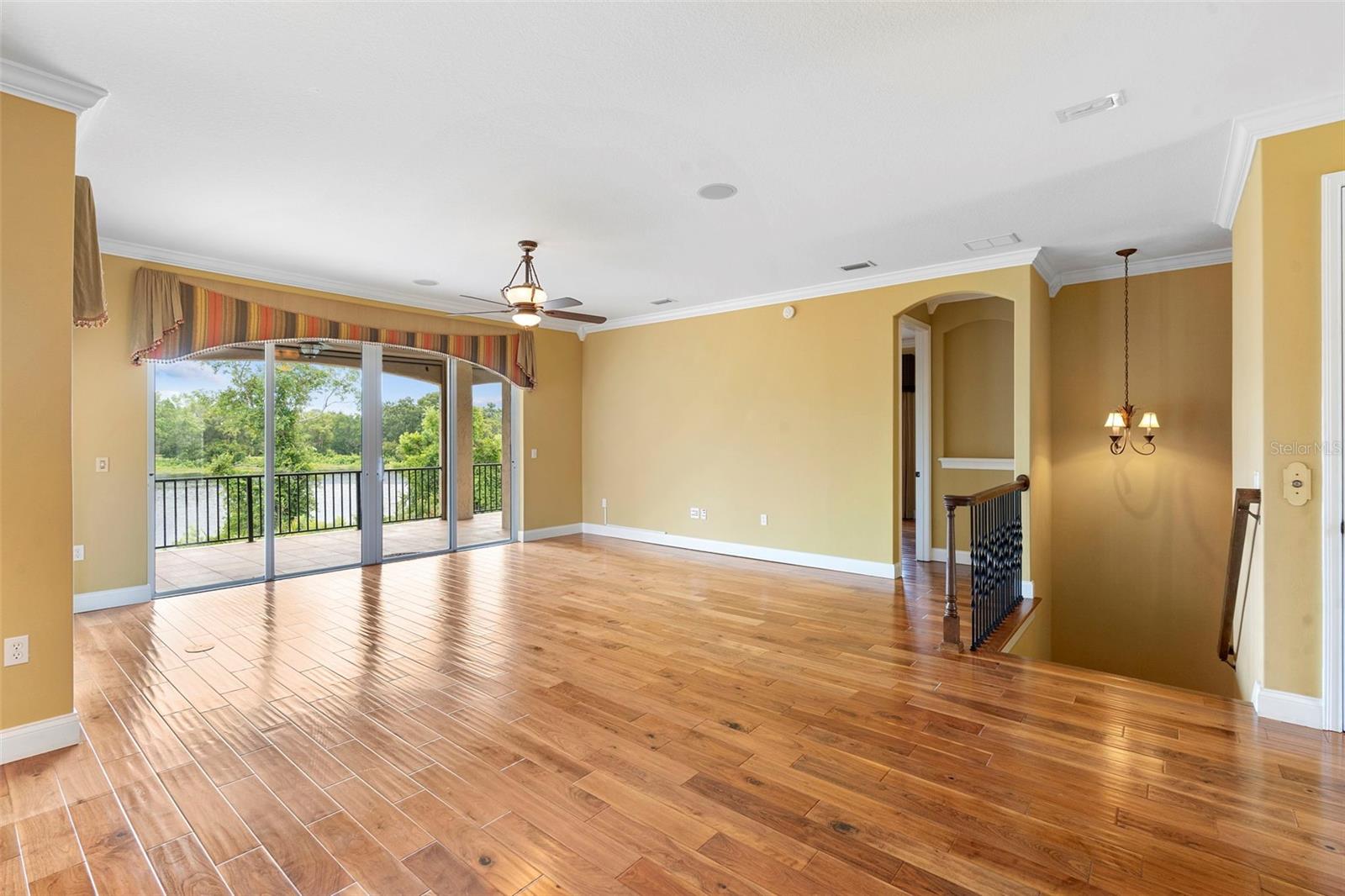 Image 21 of 69 For 762 Onyx Parkway