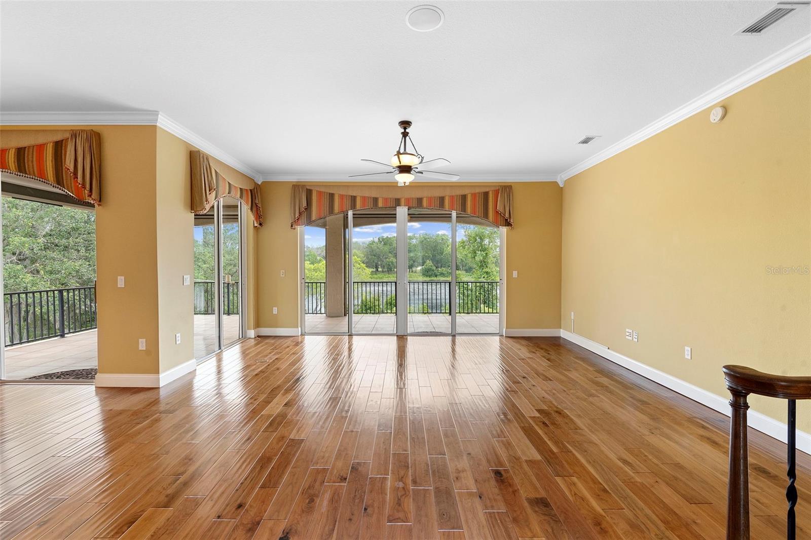 Image 22 of 69 For 762 Onyx Parkway