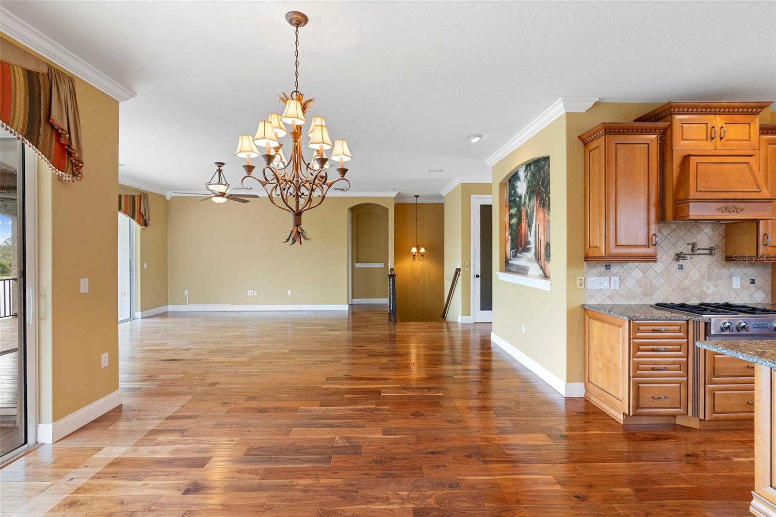 Image 28 of 69 For 762 Onyx Parkway