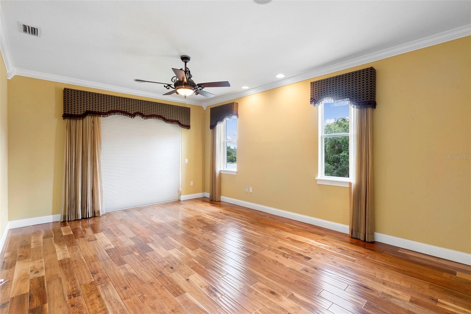 Image 37 of 69 For 762 Onyx Parkway