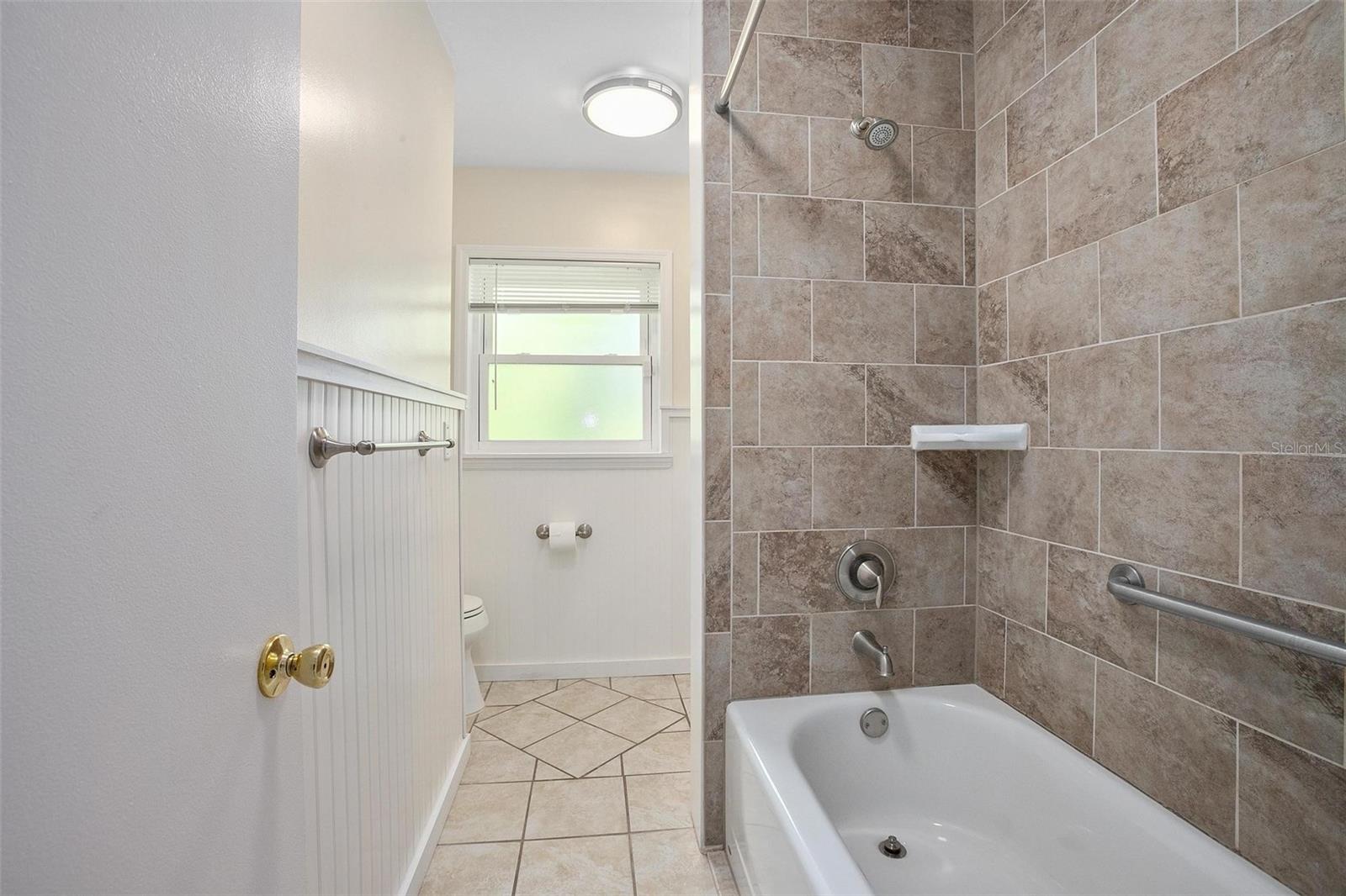 Image 15 of 30 For 502 Hogle Avenue