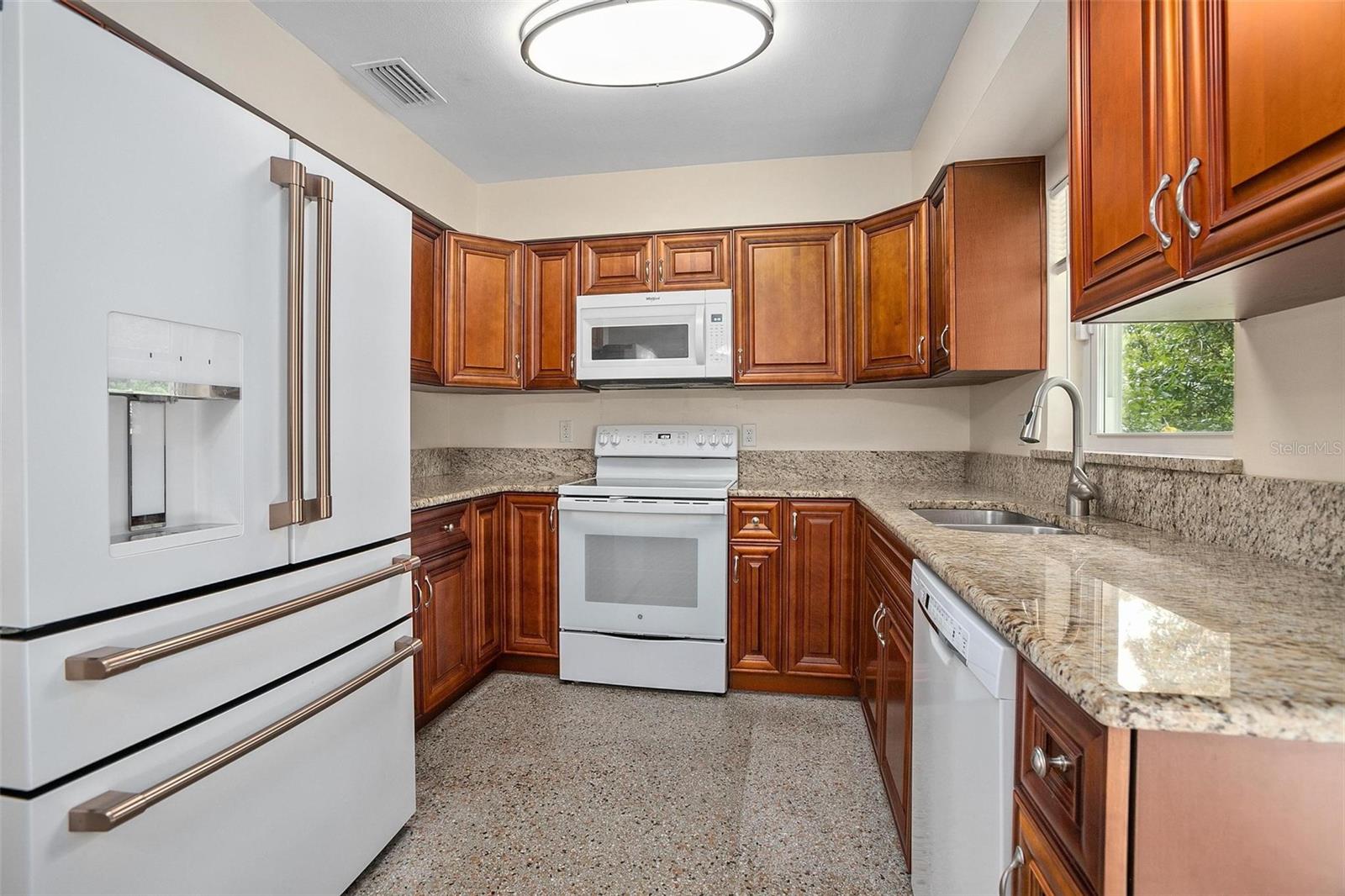 Image 7 of 30 For 502 Hogle Avenue
