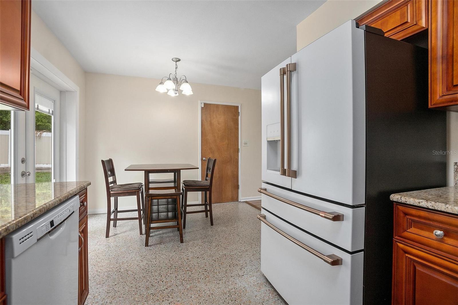 Image 8 of 30 For 502 Hogle Avenue