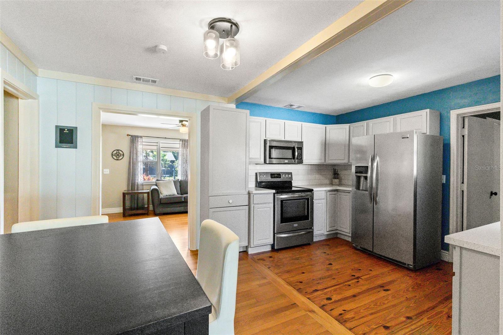Image 10 of 49 For 505 Wisteria Road