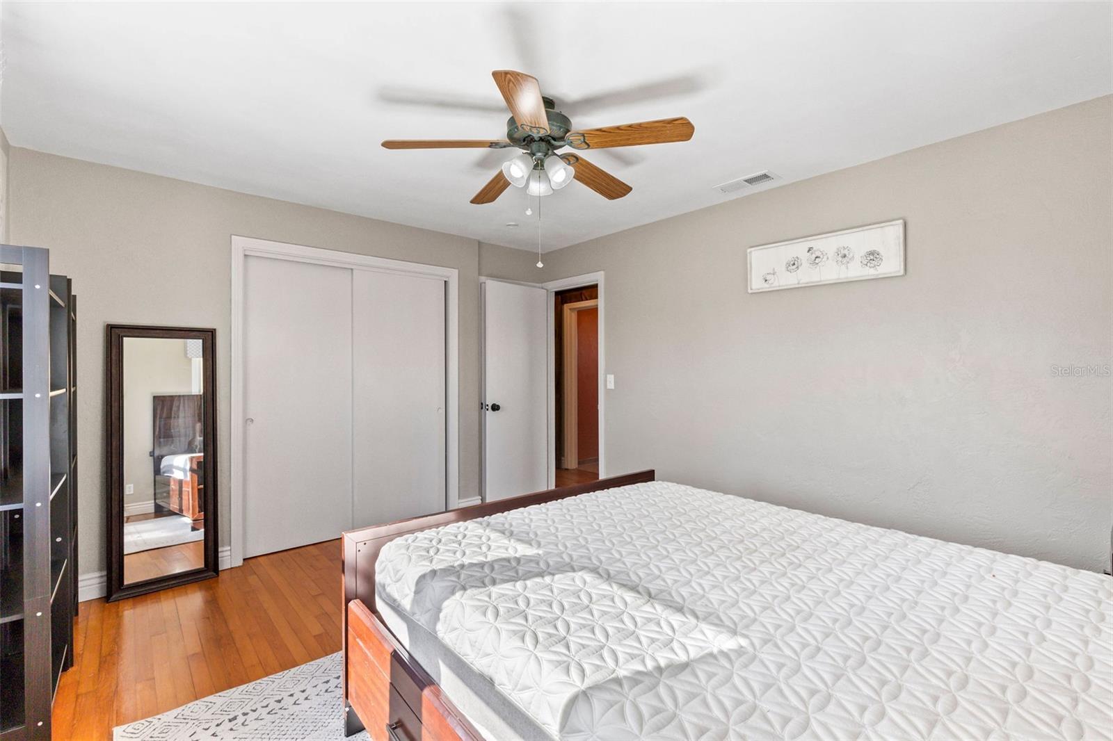 Image 19 of 49 For 505 Wisteria Road