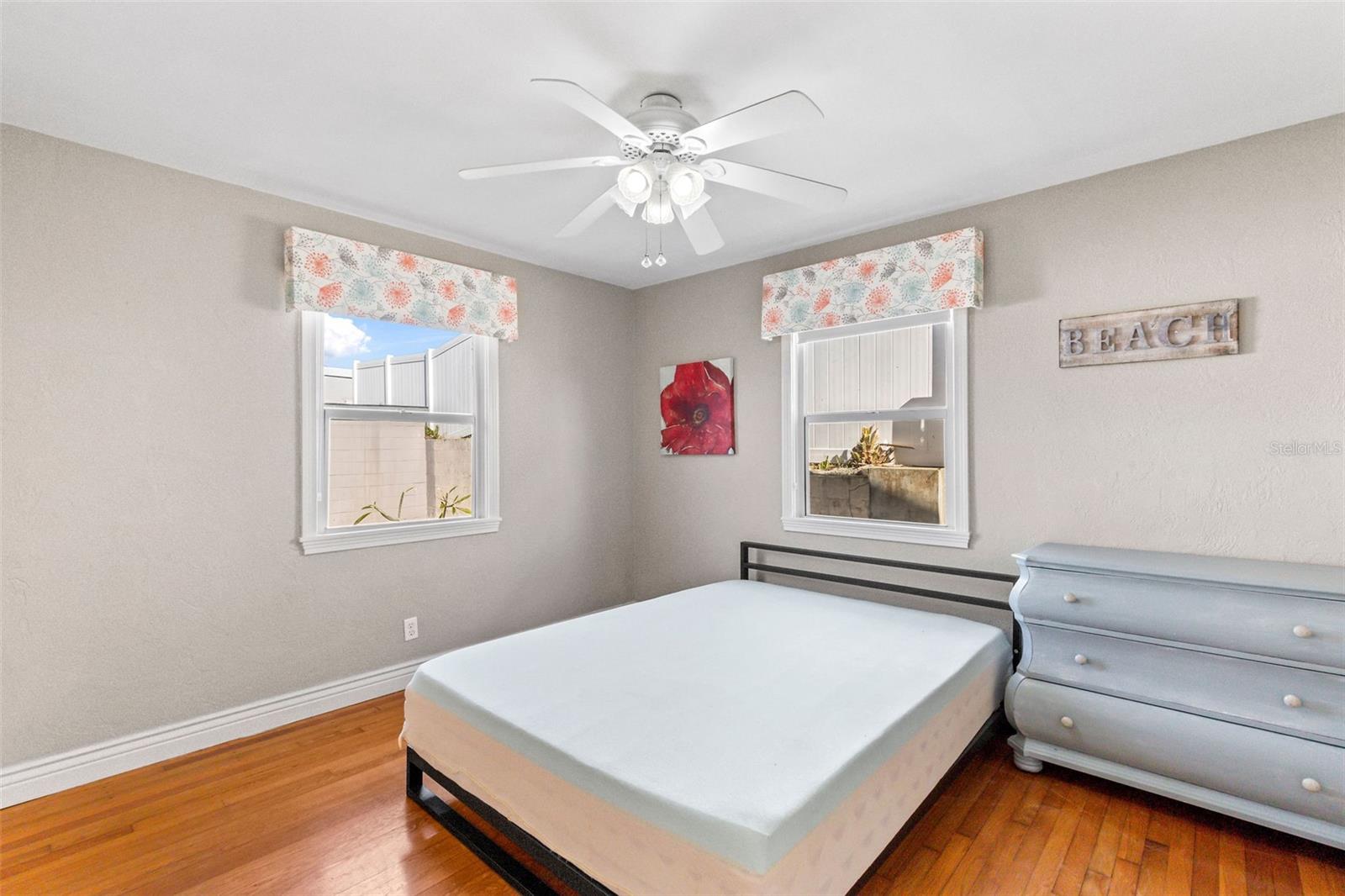 Image 20 of 49 For 505 Wisteria Road