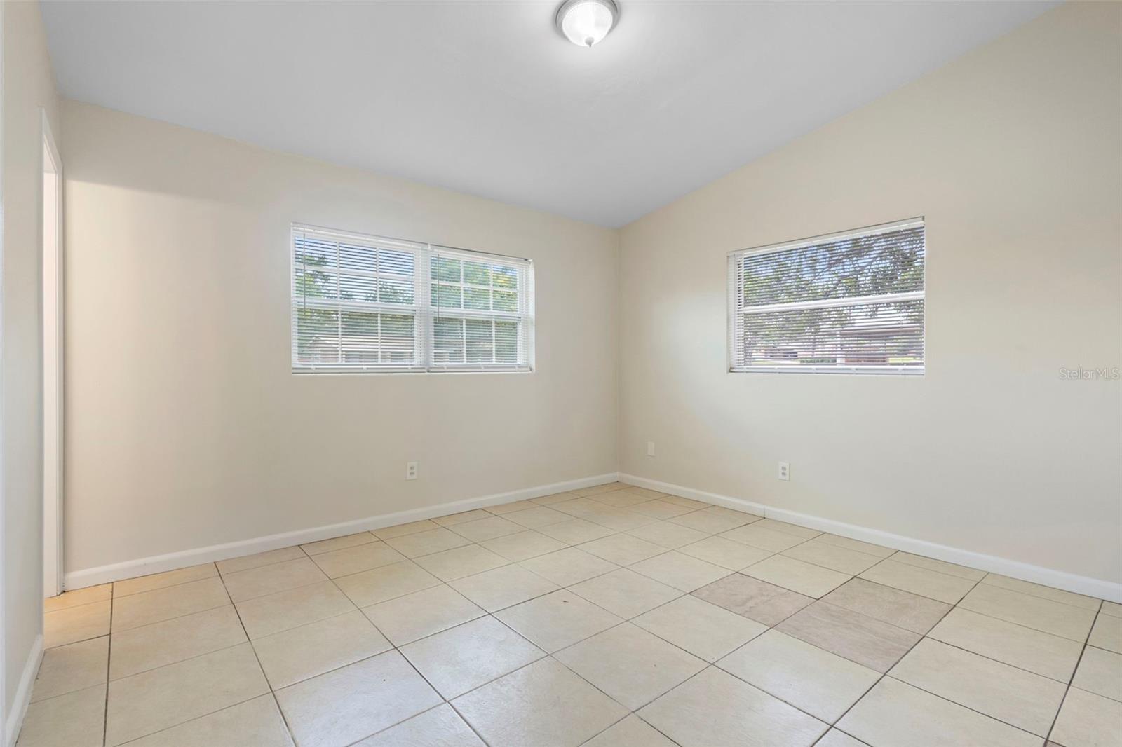 Image 20 of 39 For 5825 Forest Grove Boulevard