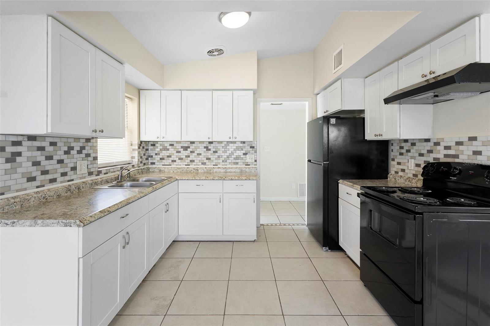 Image 6 of 39 For 5825 Forest Grove Boulevard