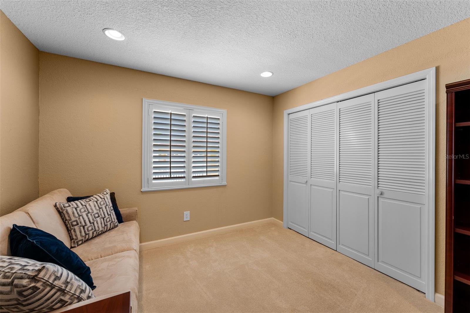 Image 20 of 59 For 3 Pine Meadow Court