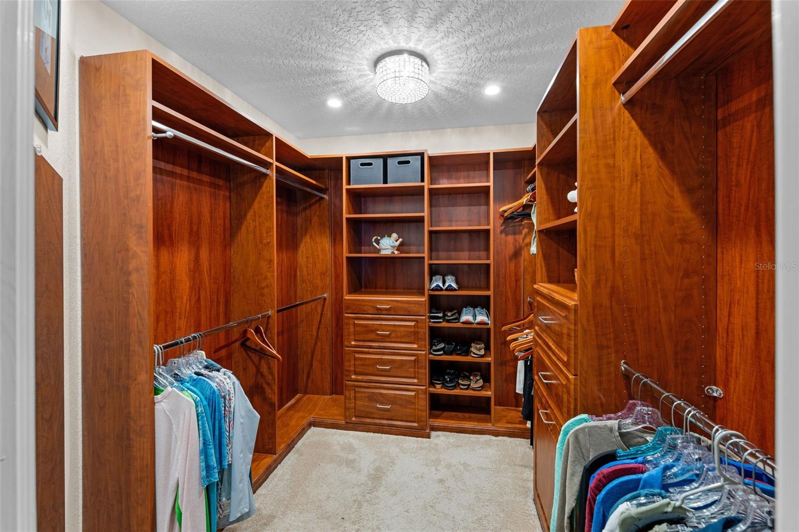 Image 31 of 59 For 3 Pine Meadow Court