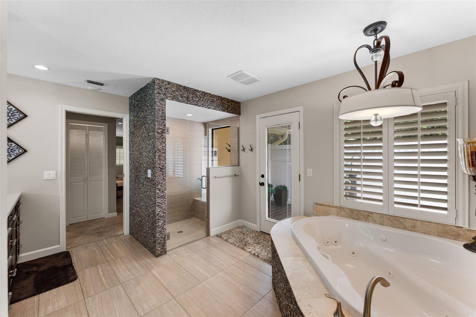 Image 34 of 59 For 3 Pine Meadow Court
