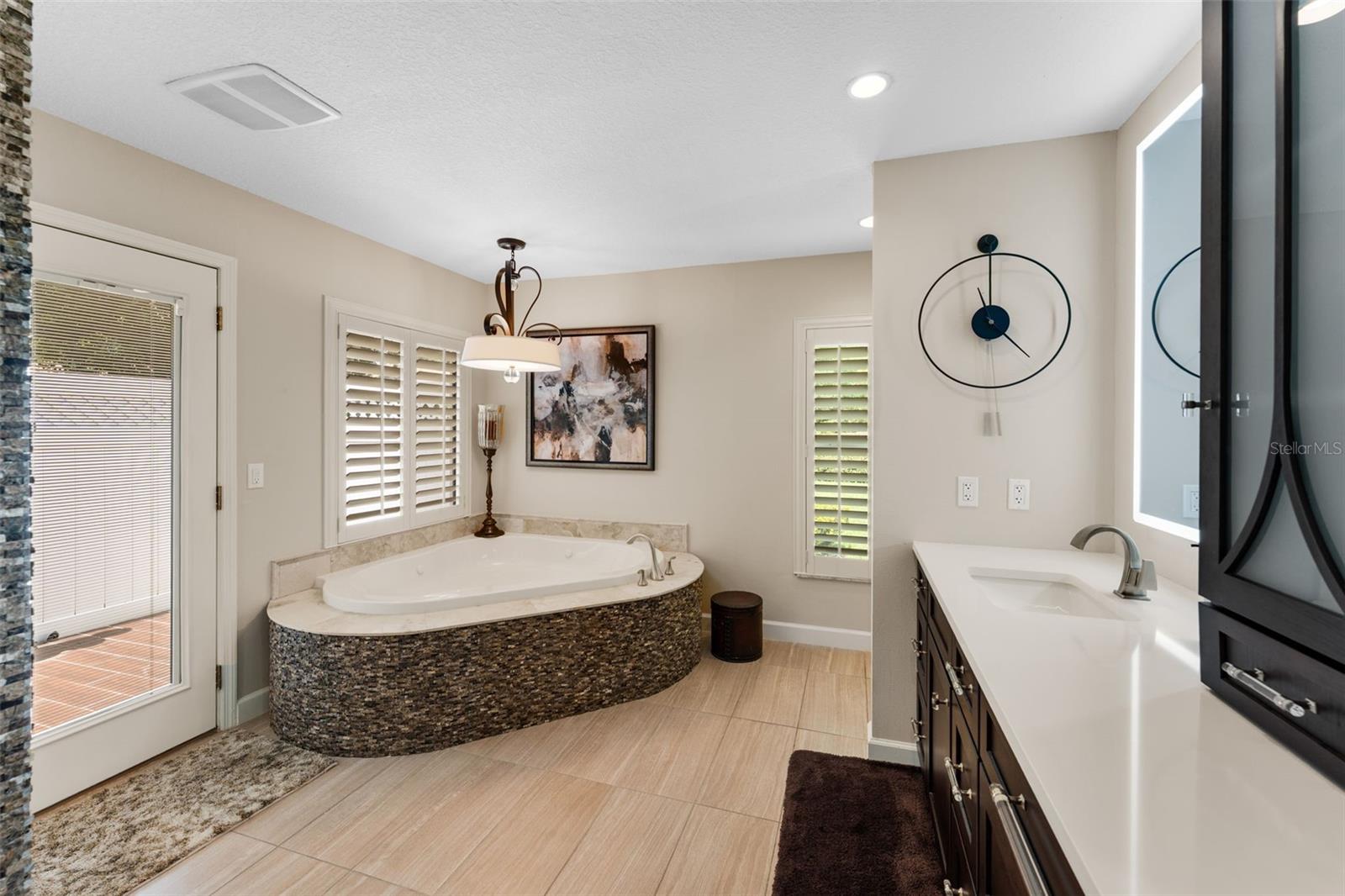 Image 36 of 59 For 3 Pine Meadow Court
