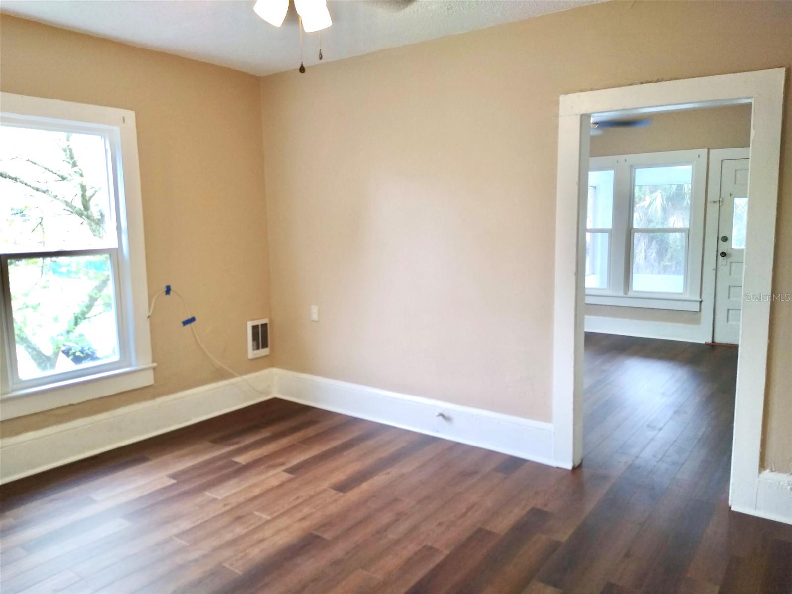 Image 5 of 19 For 635 Tanglewood Street