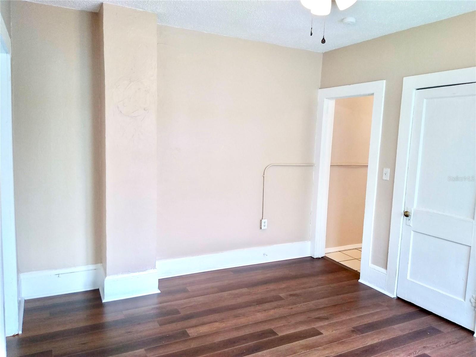 Image 8 of 19 For 635 Tanglewood Street