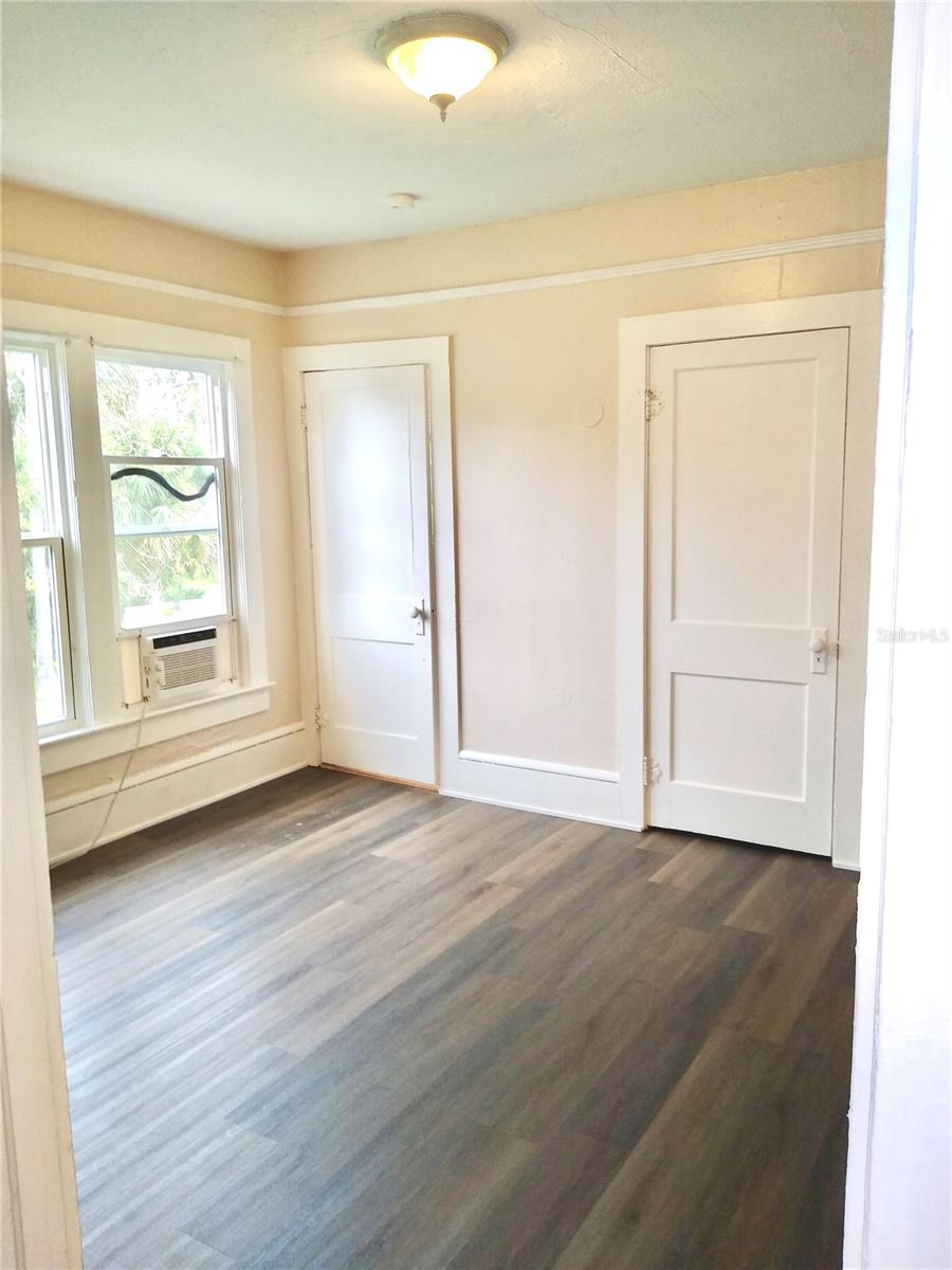 Image 9 of 19 For 635 Tanglewood Street