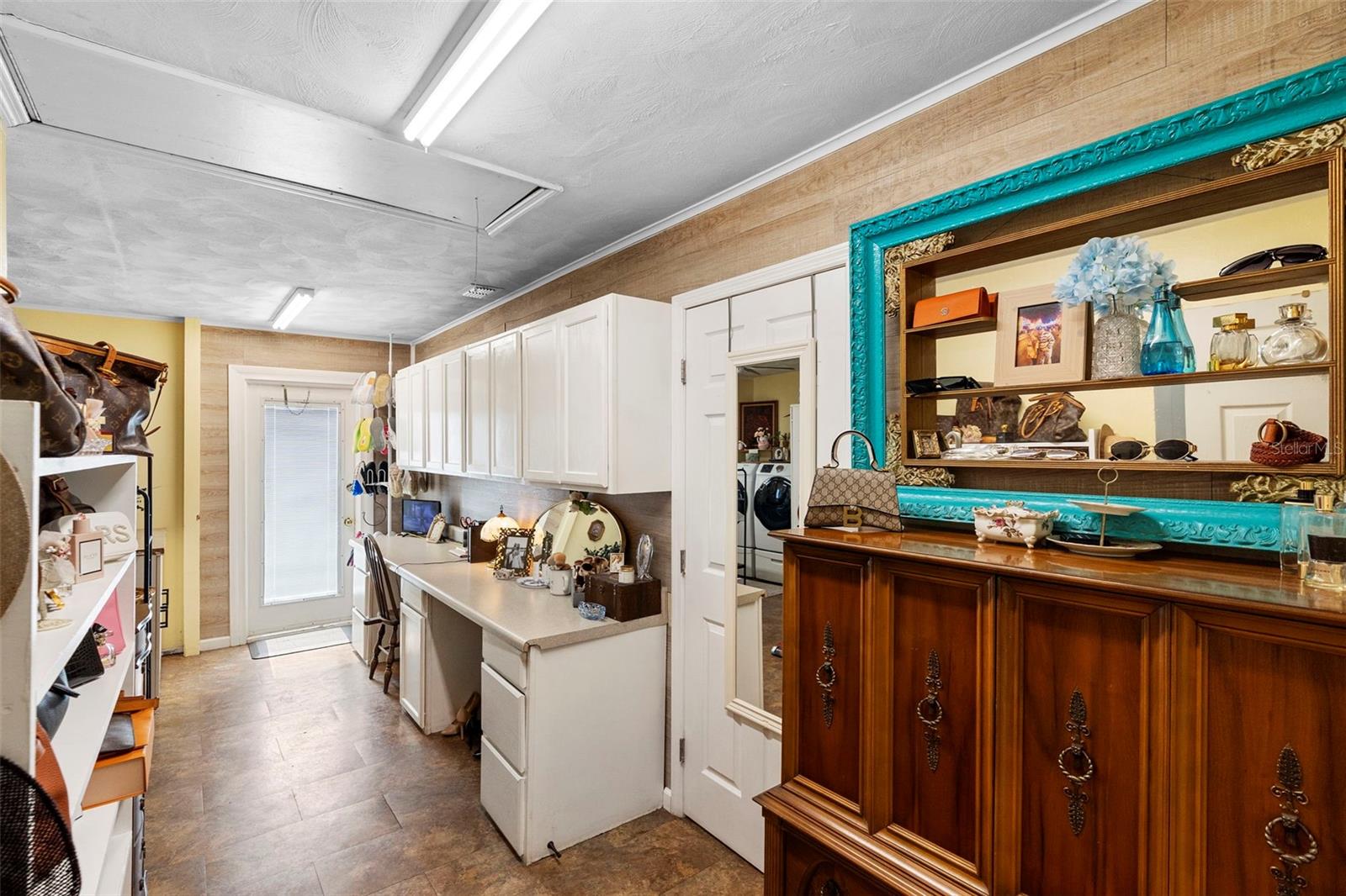 Image 33 of 48 For 552 Hamlet Drive