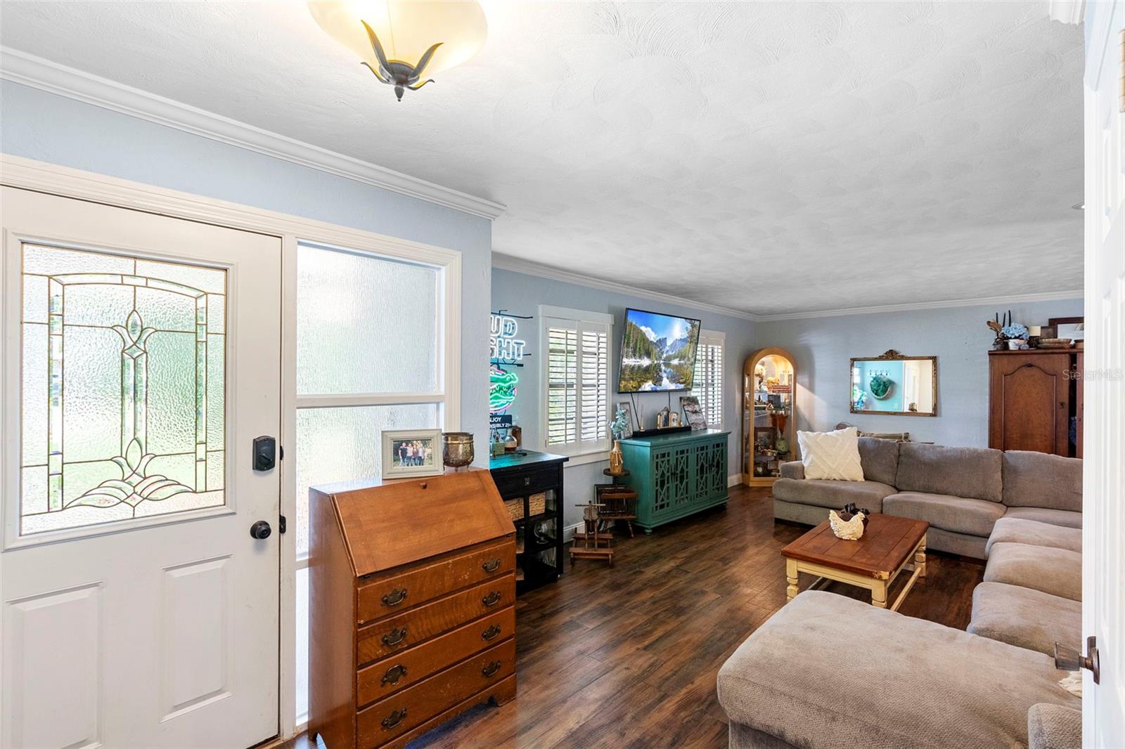 Image 4 of 48 For 552 Hamlet Drive