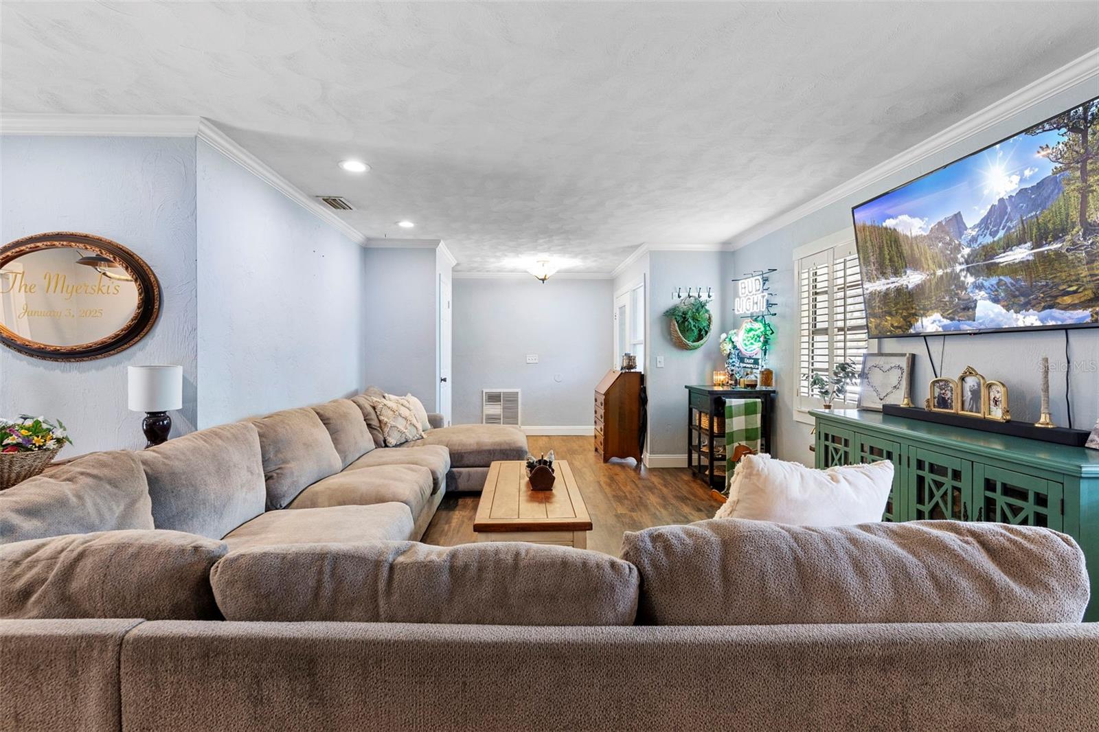 Image 7 of 48 For 552 Hamlet Drive