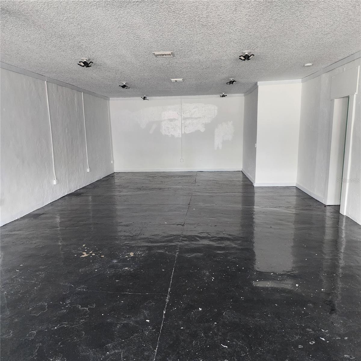 Image 3 of 6 For 227 Beresford Avenue