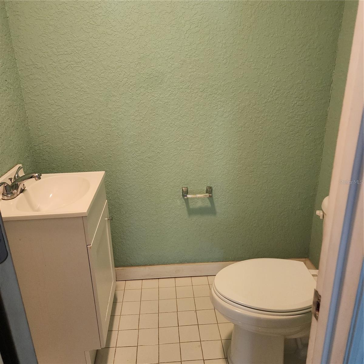 Image 5 of 6 For 227 Beresford Avenue