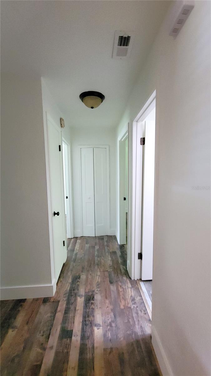 Image 2 of 21 For 1513 S Elsasser St