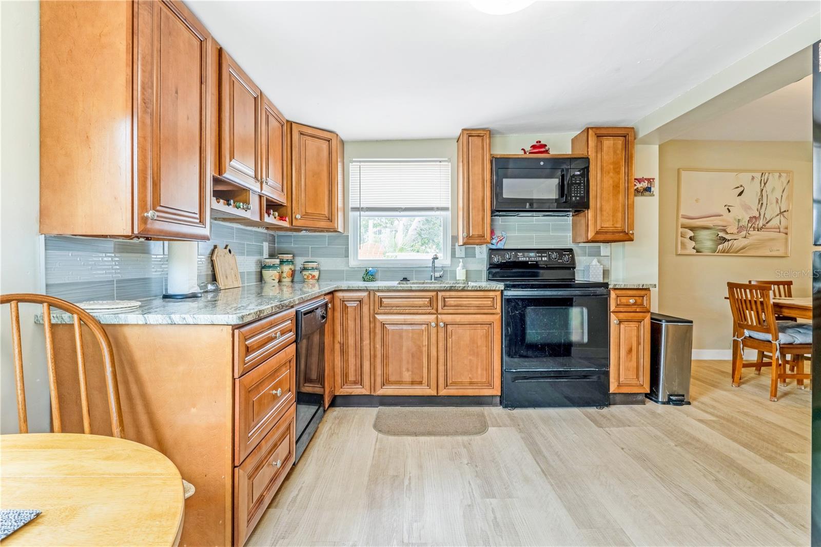 Image 11 of 35 For 1420 Grandview Avenue