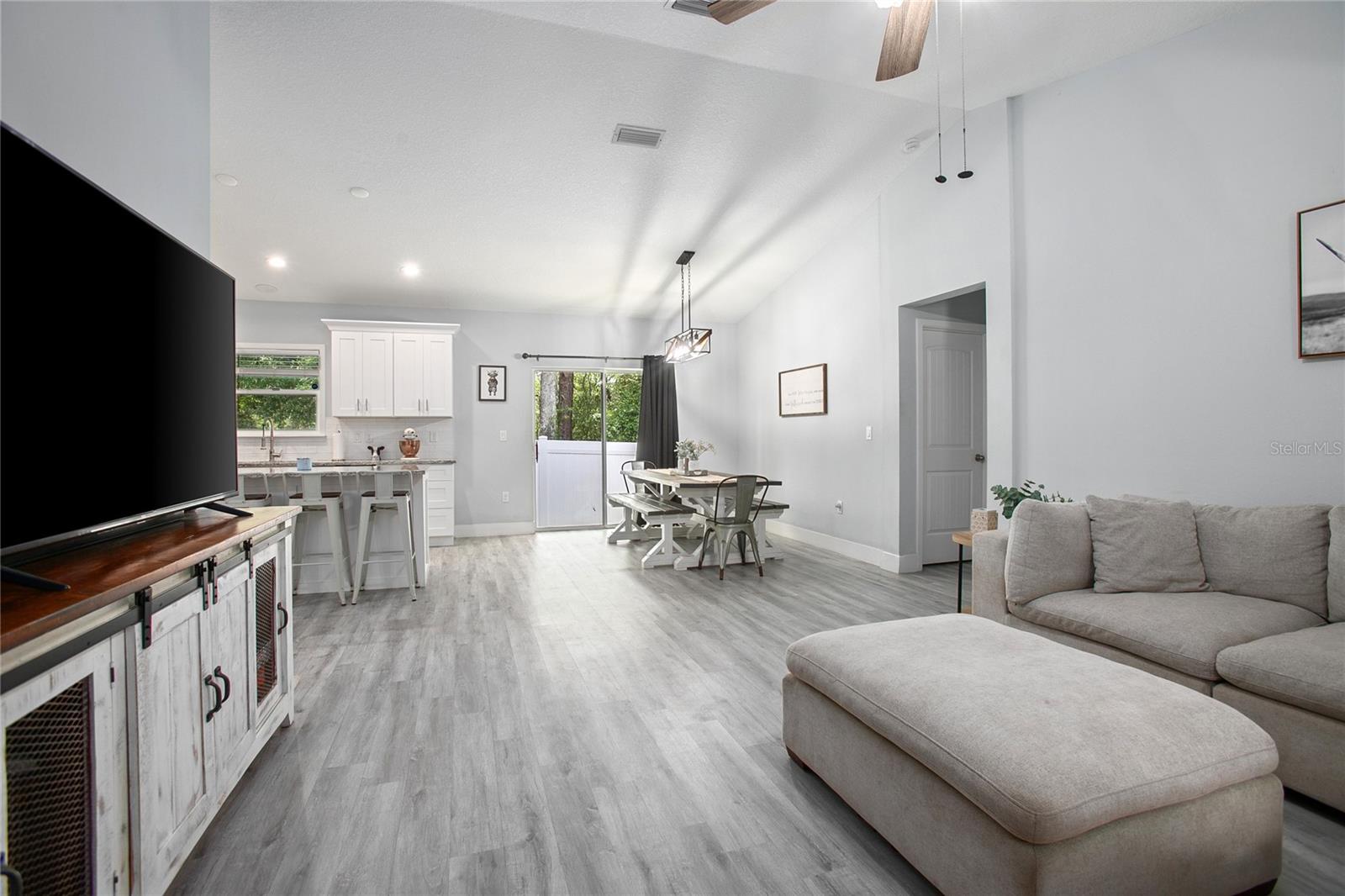 Image 7 of 26 For 1094 Lolita Street