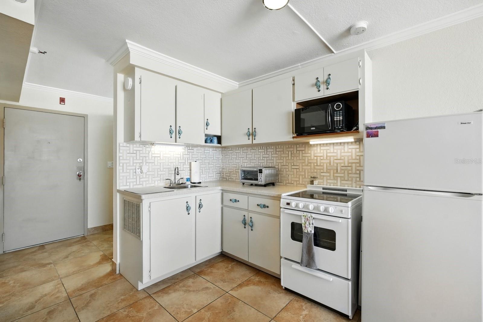 Image 6 of 24 For 2043 Atlantic Avenue 520