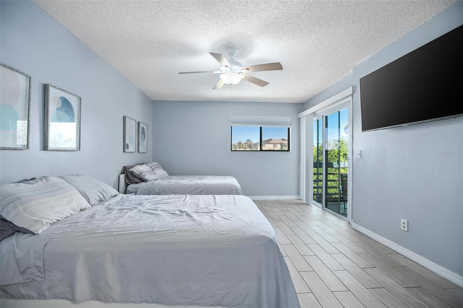 Image 13 of 31 For 4403 Sea Mist Drive 211
