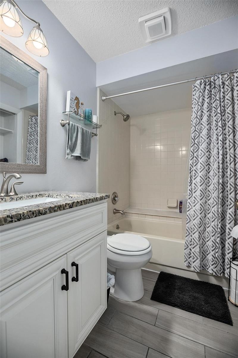 Image 16 of 31 For 4403 Sea Mist Drive 211