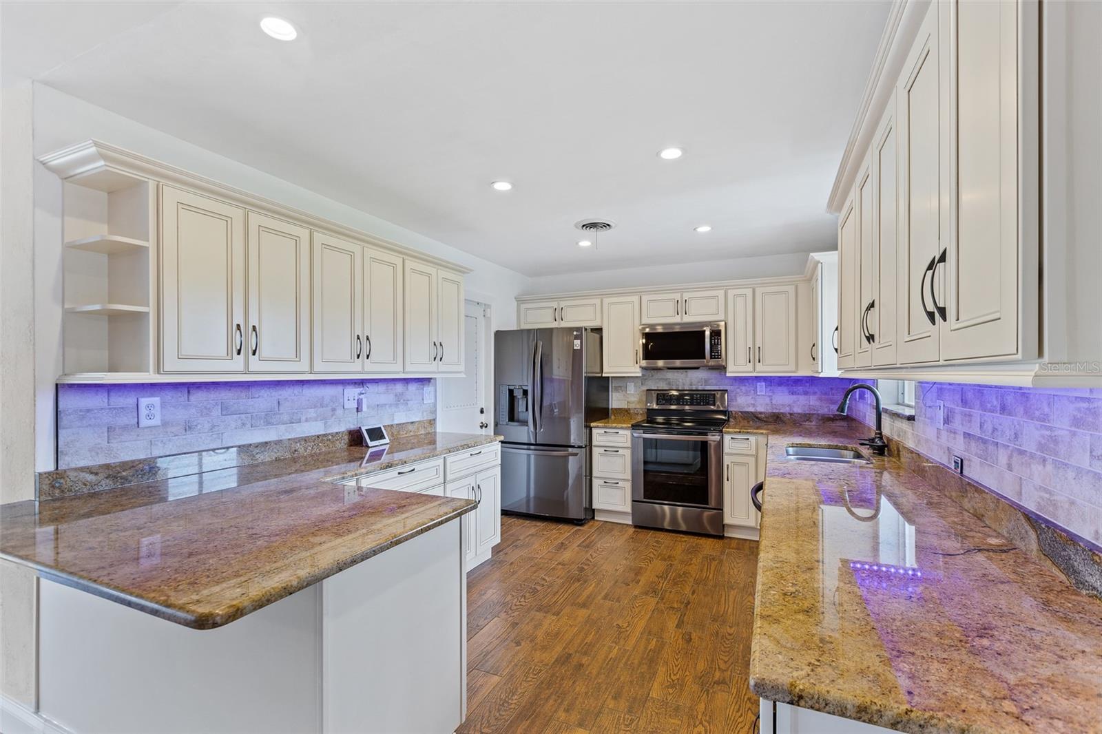 Image 11 of 36 For 10 Venetian Cir