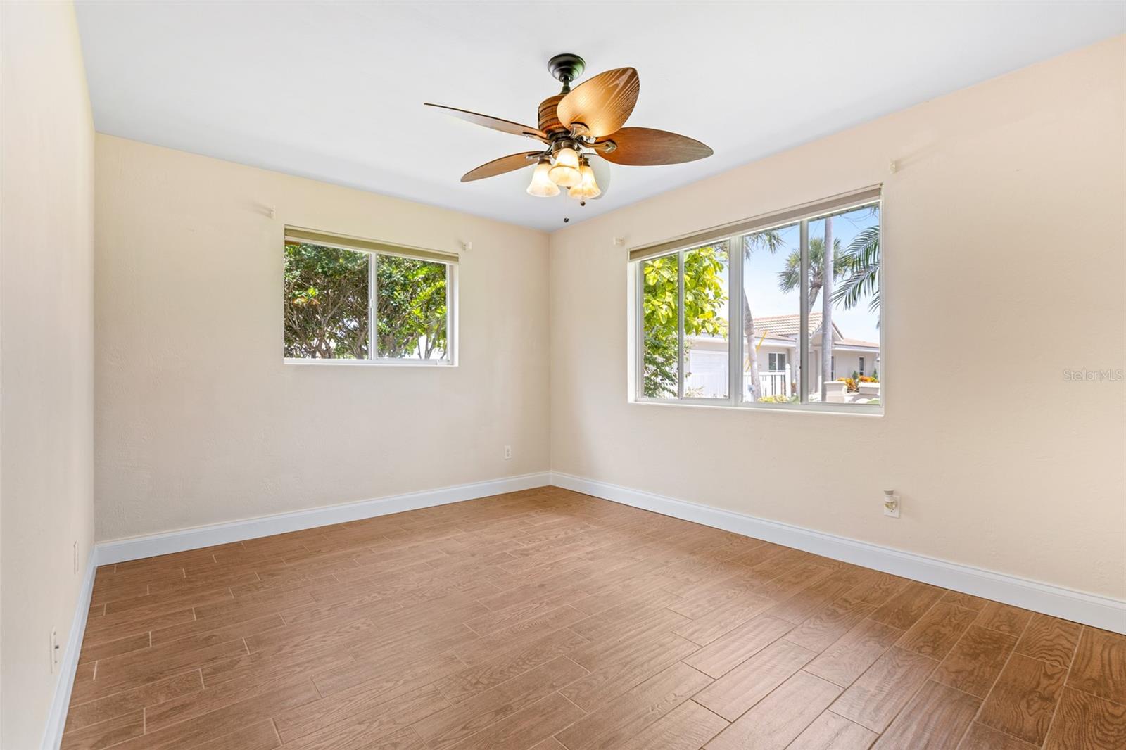 Image 19 of 36 For 10 Venetian Cir