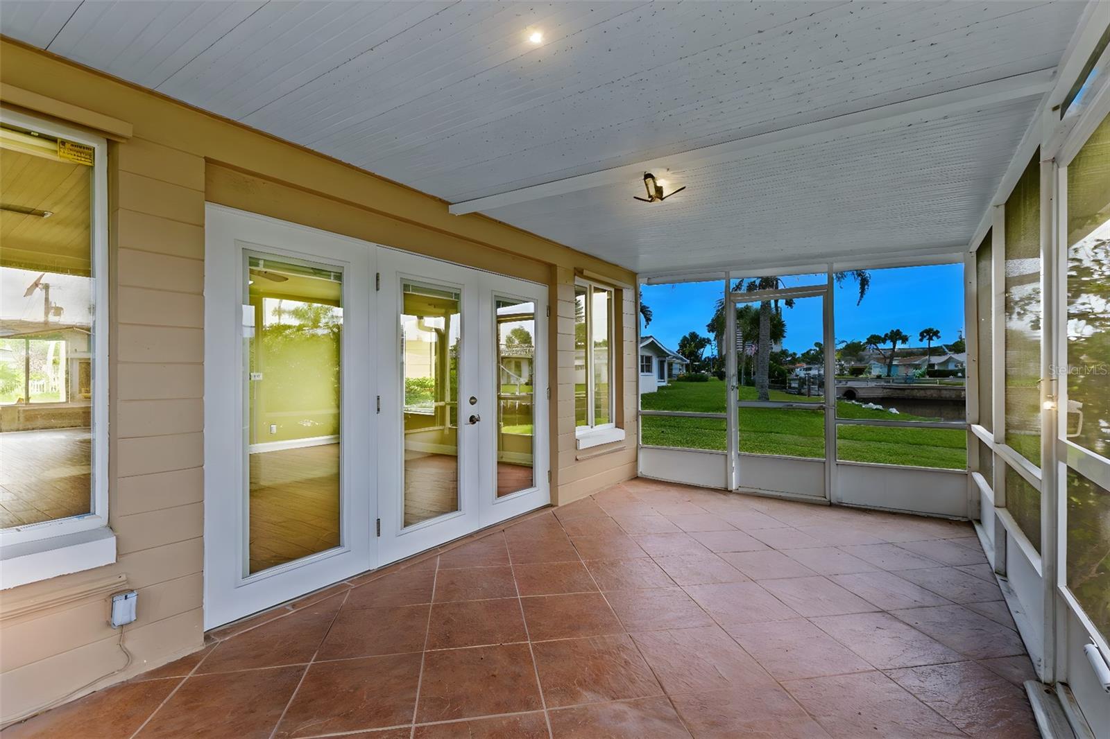 Image 27 of 36 For 10 Venetian Cir