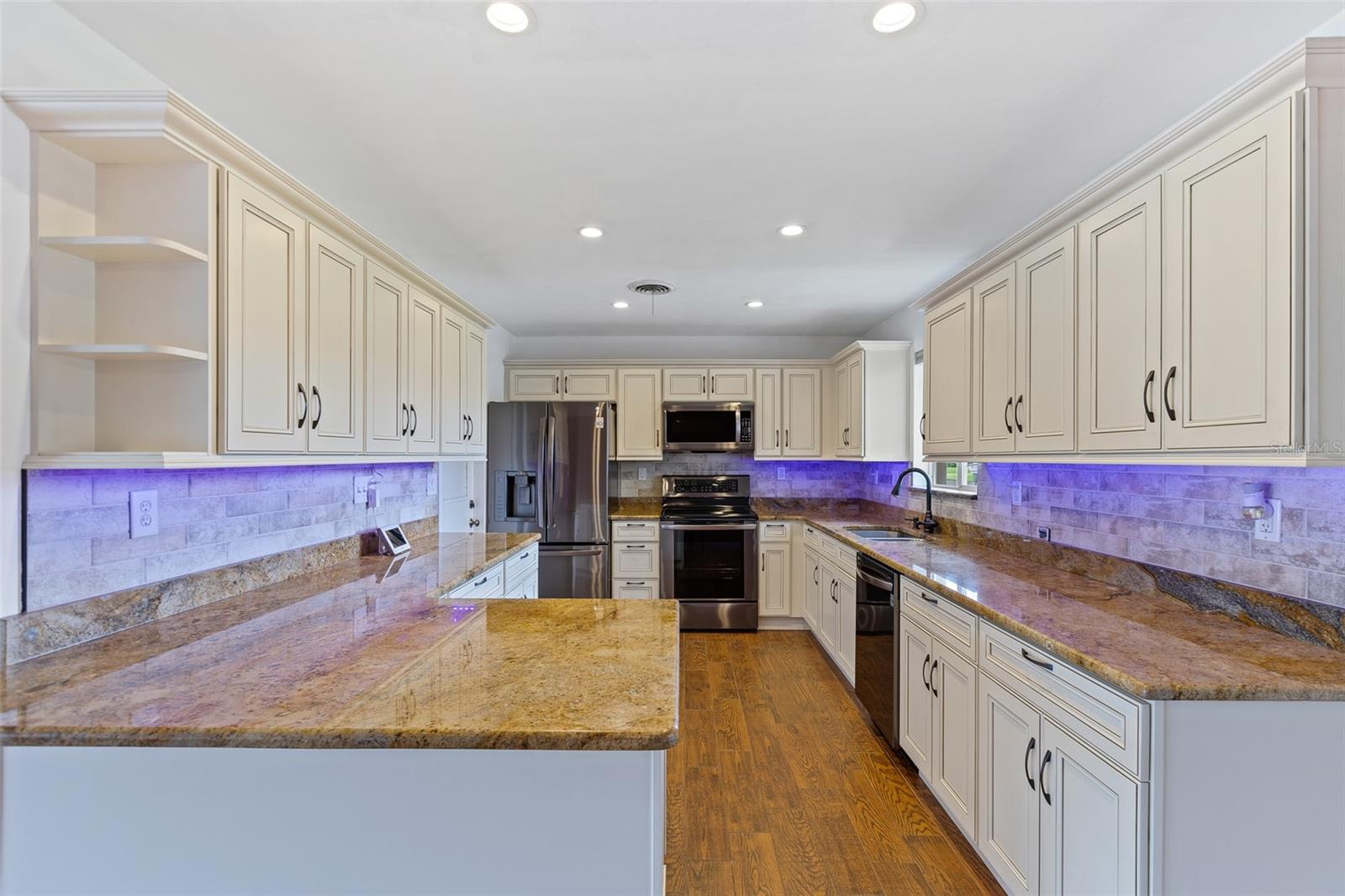 Image 9 of 36 For 10 Venetian Cir