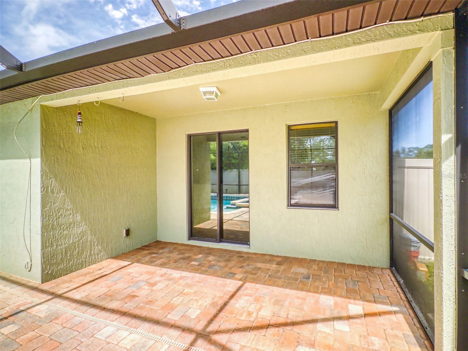 Image 33 of 44 For 112 Tuscany Bend Street