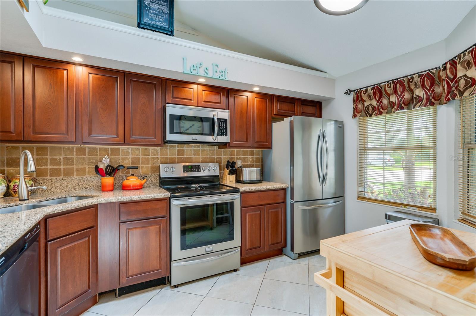 Image 11 of 40 For 955 Grayling Court B