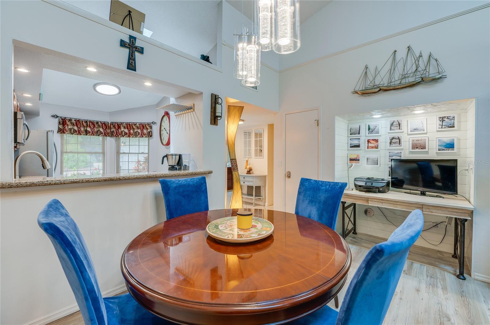 Image 13 of 40 For 955 Grayling Court B
